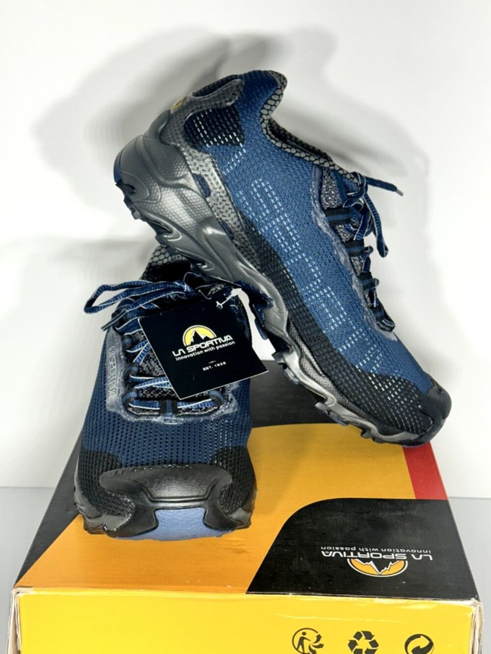 La Sportiva Men's Size 8.5+ Wild Cat Mountain Running Shoes Carbon Opal - NEW